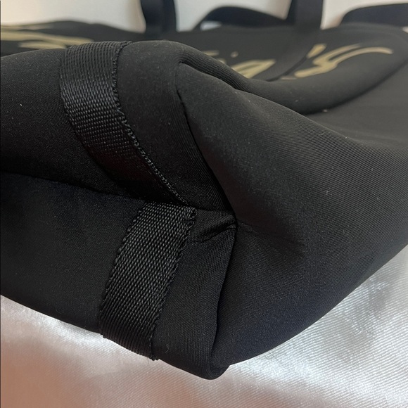 Victoria's Secret Insulated Bag - Picture 14 of 17